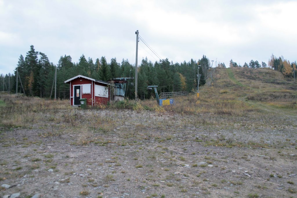 Lapväärtti, Hill Pyhävuori, Skiing Center, 18 October 2011 by Johanan Järvinen