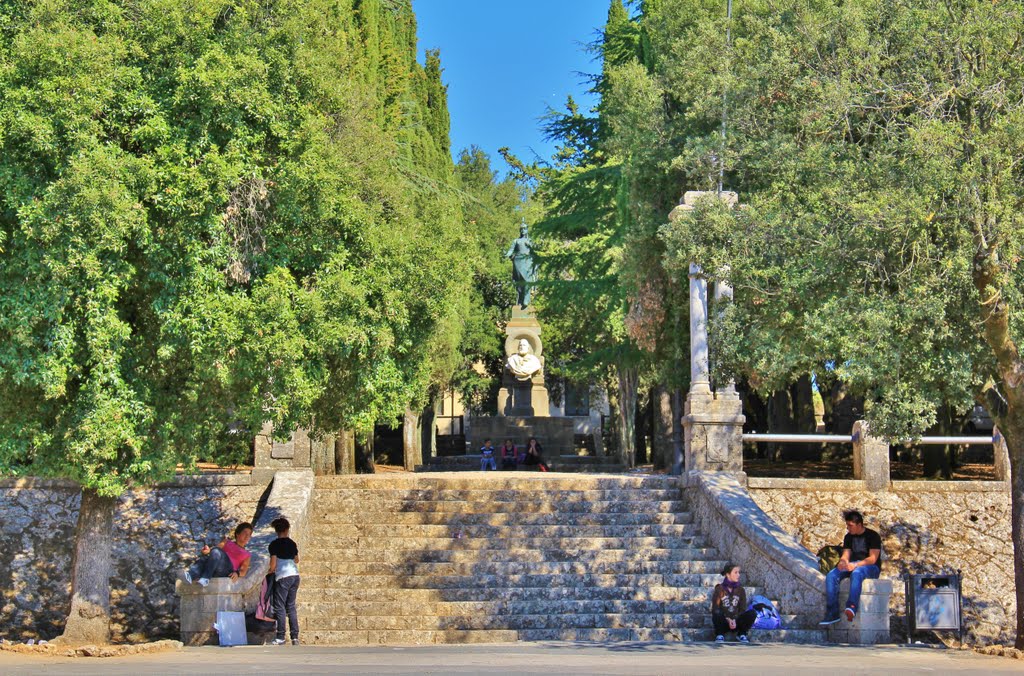 Massa Marittima - monumento a G. Garibaldi by Alfonso Minoli