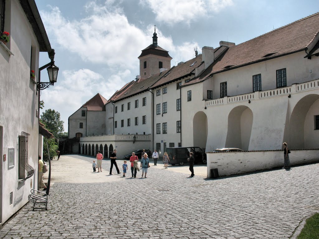 Strakonice hrad III. nádvoří - Strakonice castle III. court by jirikruta