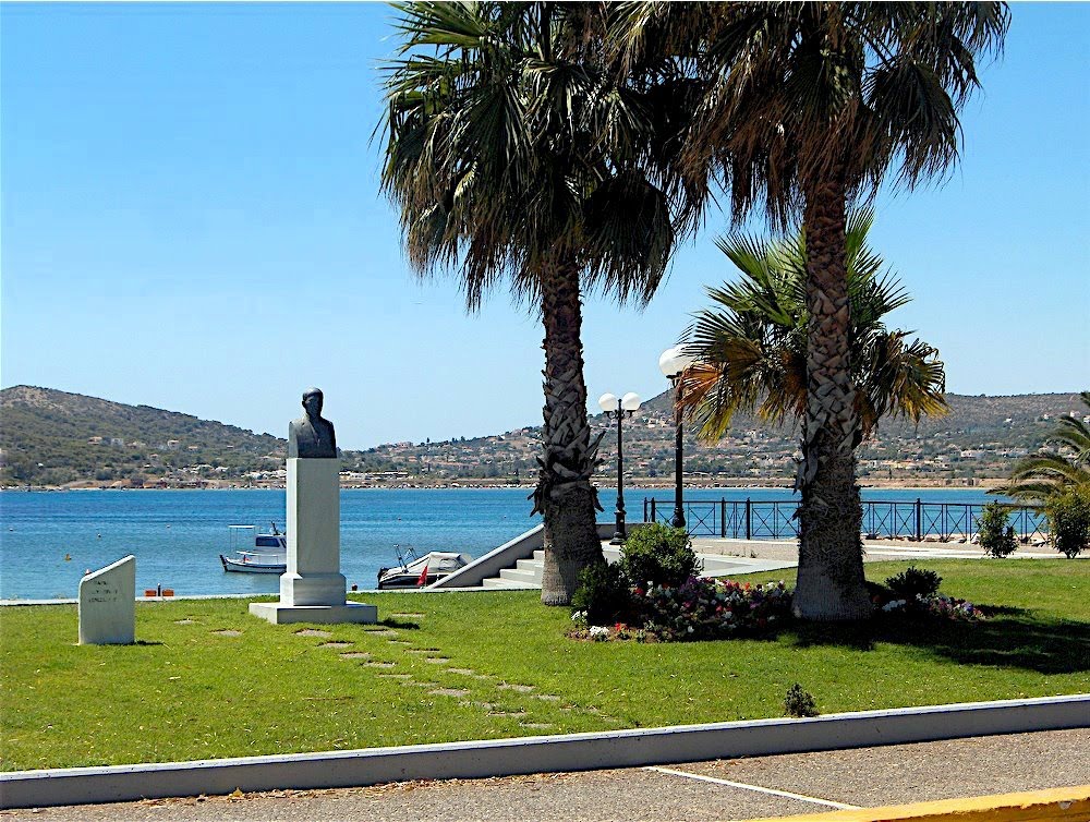 El.Venizelos statue in Palaia Fokaia by Giorgos Abarth