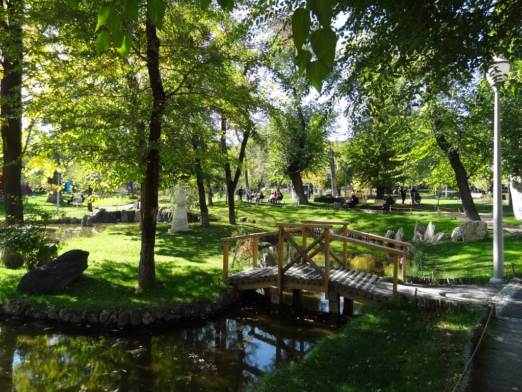 Lovers' park - Սիրահարների այգի by Artak Arzumanyan