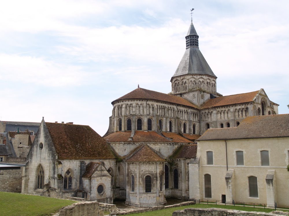 Charité-sur-Loire, La. Église abbatiale Notre-Dame (s. XI-XII) by Alexandre Álvarez