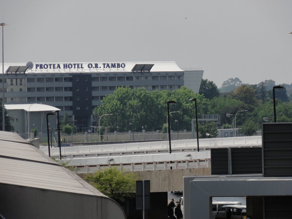 OR Tambo International Airport (JNB), Domestic Terminal, Kempton Park 1627, Zuid-Afrika by MrRobbert.P