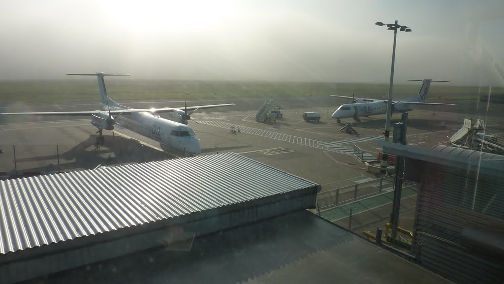 Southampton Airport in the morning mist by StephanHitzel