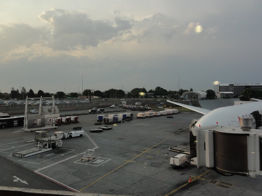 OR Tambo International Airport (JNB), Domestic Terminal, Kempton Park 1627, Zuid-Afrika by MrRobbert.P