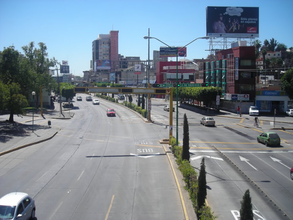 Blvd. Adolfo López Mateos desde puente peatonal Parque Hidalgo by 51Pin