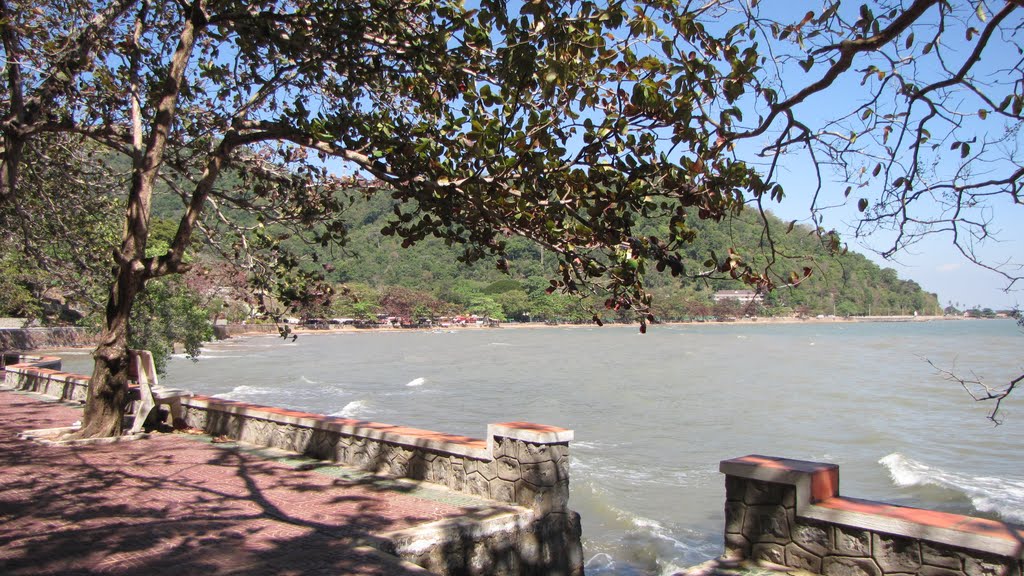 Beach in Kep, Cambodia by looser oswald