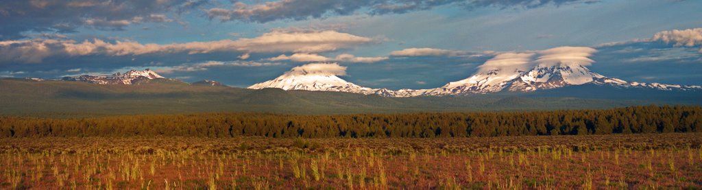 Sunrise on the Sisters by © Michael Hatten http://www.sacred-earth-stud