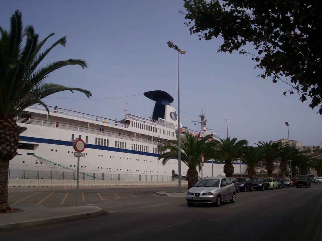 Cruise in Mahon by Luis Archer