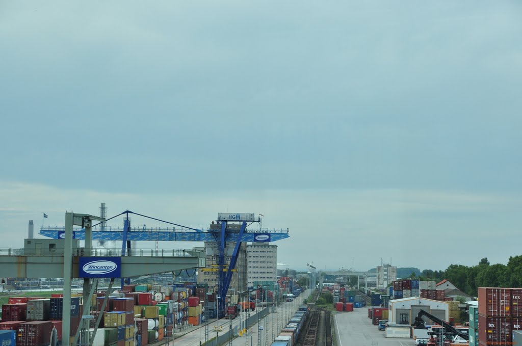 Werfthallenstraße view from the Kurt - Schumacher Bridge by hongky.photo.vn