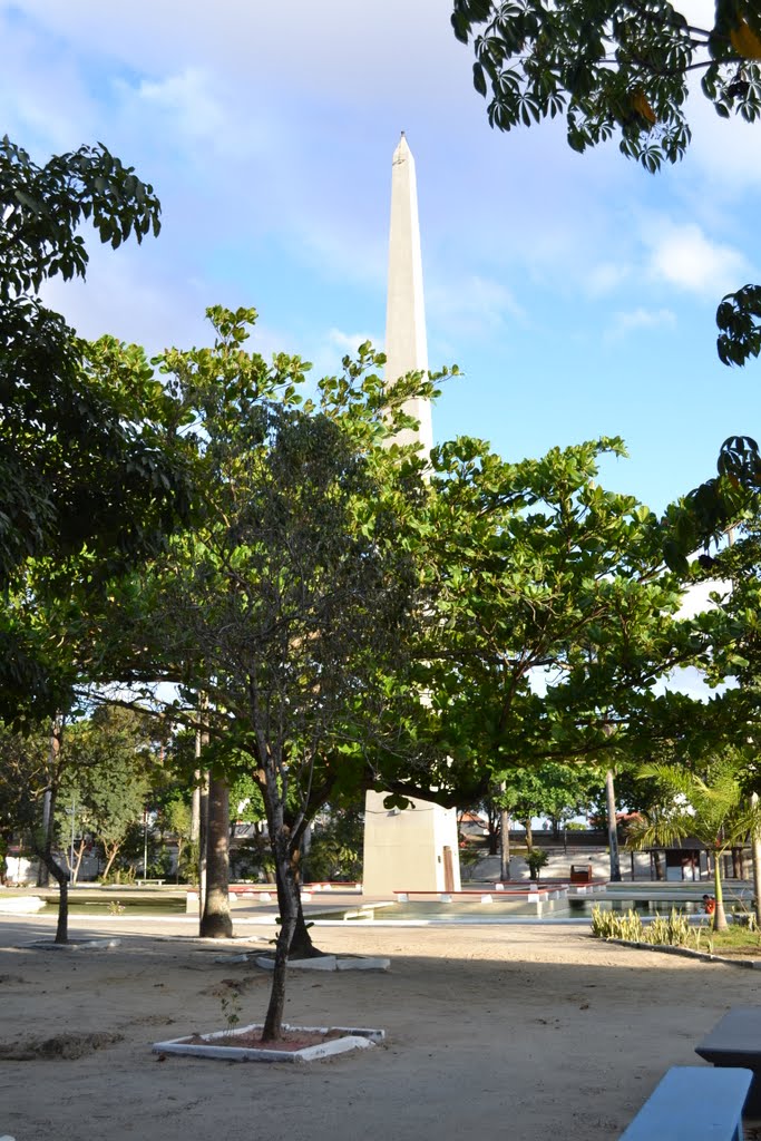 Obelisco no Parque do Açude Novo - Campina Grande - PB by João Henrique Rosa