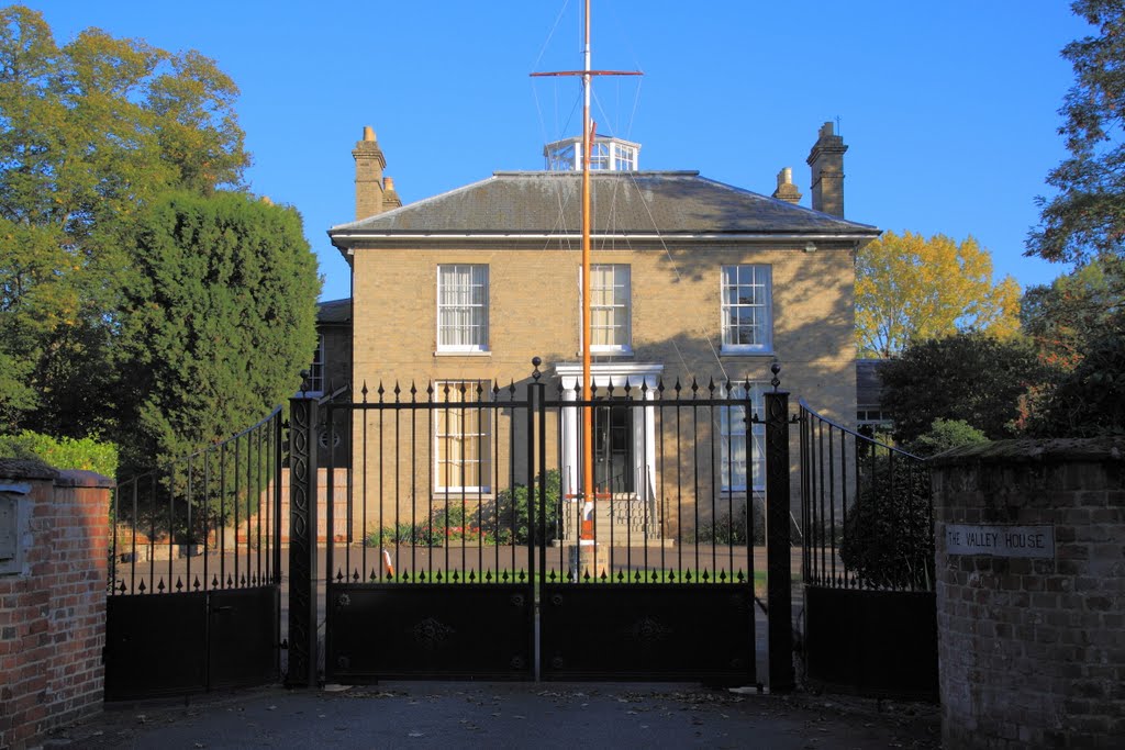 Valley House, Stratford St Mary, Essex, Oct 2011 by keithb