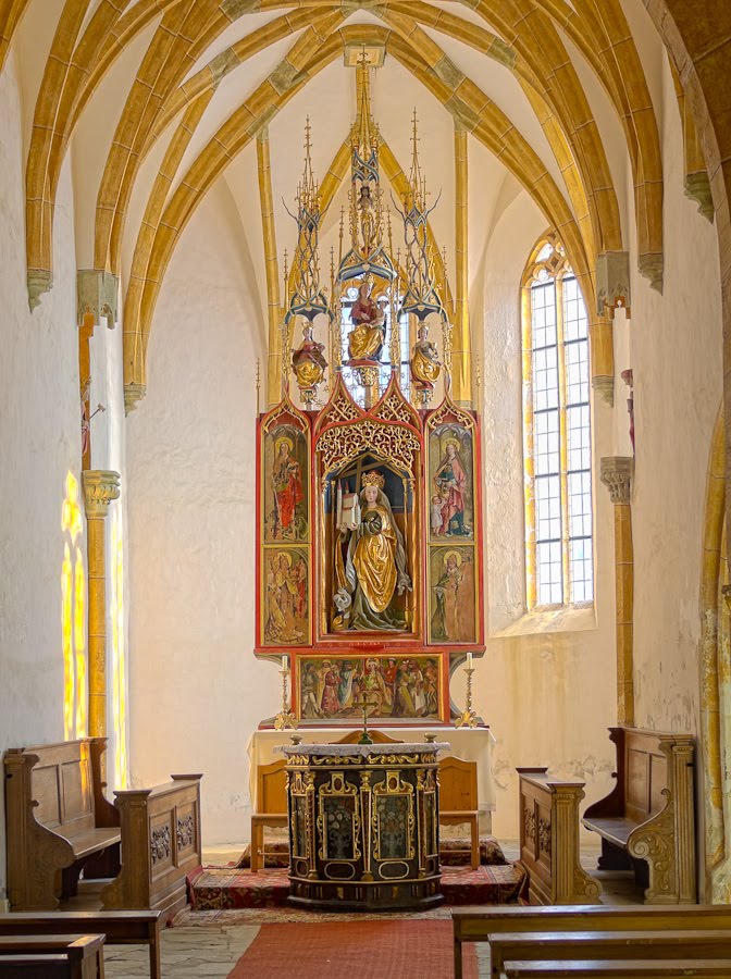 Gotischer Flügelaltar Wallfahrtskirche St. Helena und Magdalena by Proskar