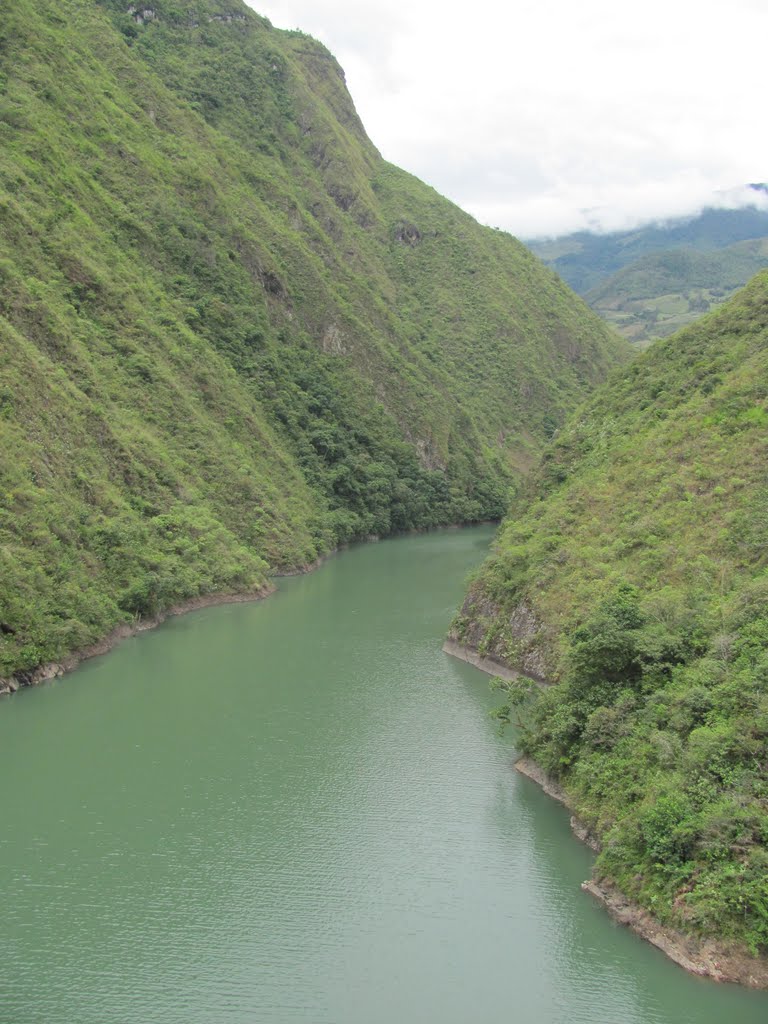 Represa el guavio by jasonbogota