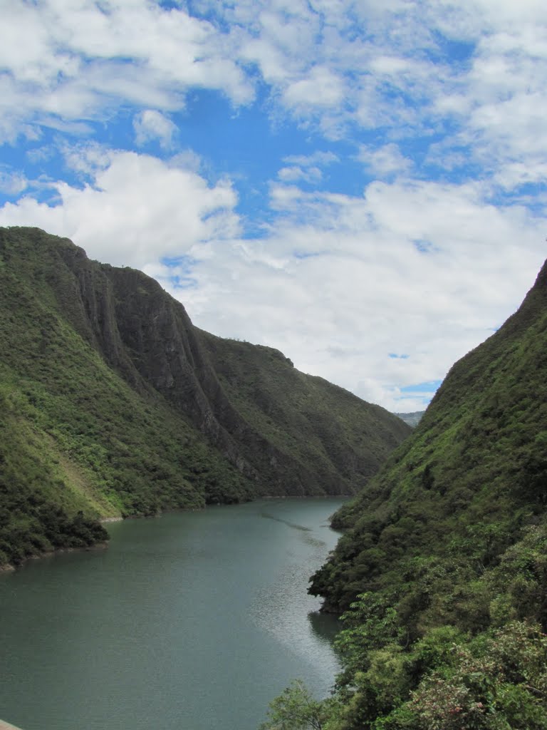 Represa el guavio by jasonbogota