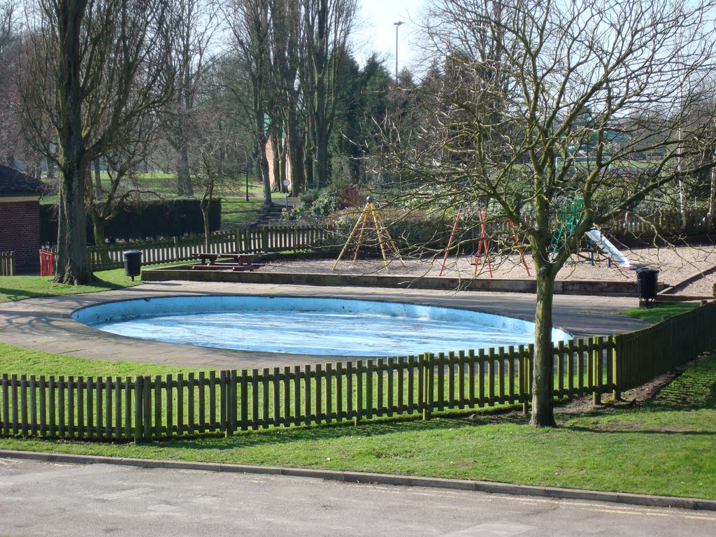 Paddling Pool (minus the stepping stones) by MrsGeneHunt