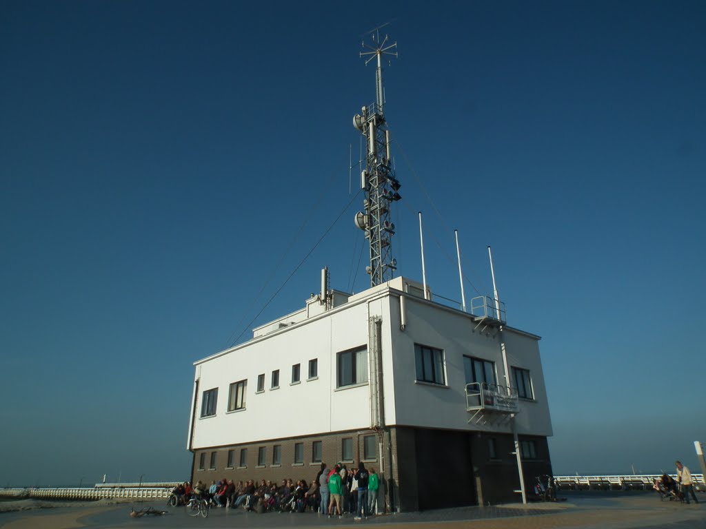 Semaphore nieuwpoort by yveslerousseau