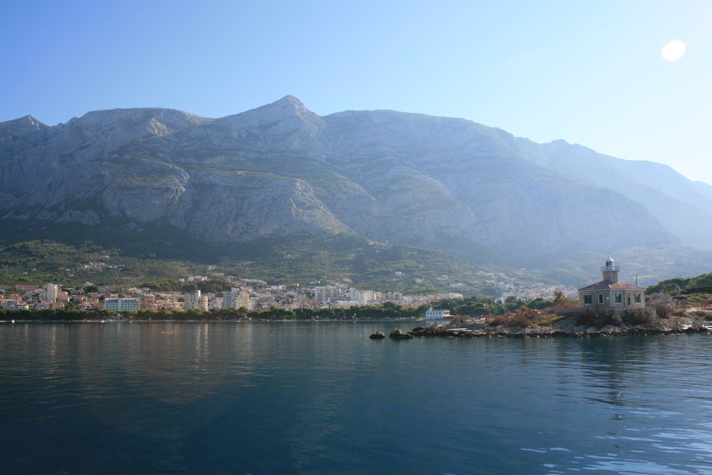 Makarska from the sea by duscio