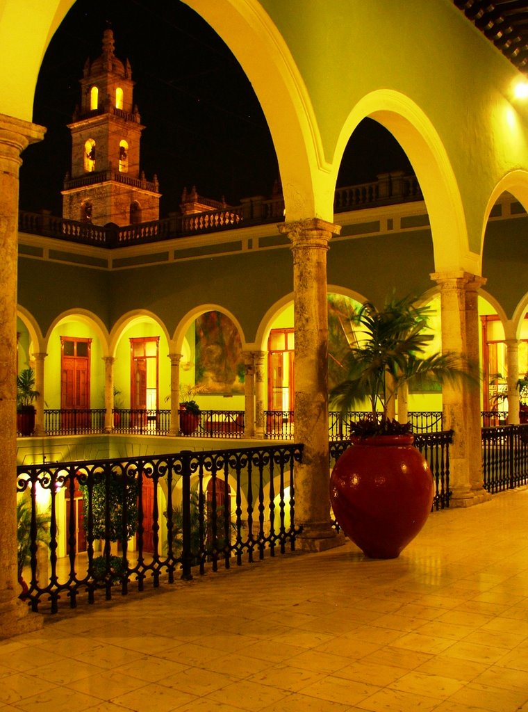 Vista de la Catedral desde Palacio de Gobierno, Mérida by Rogelio Alberto