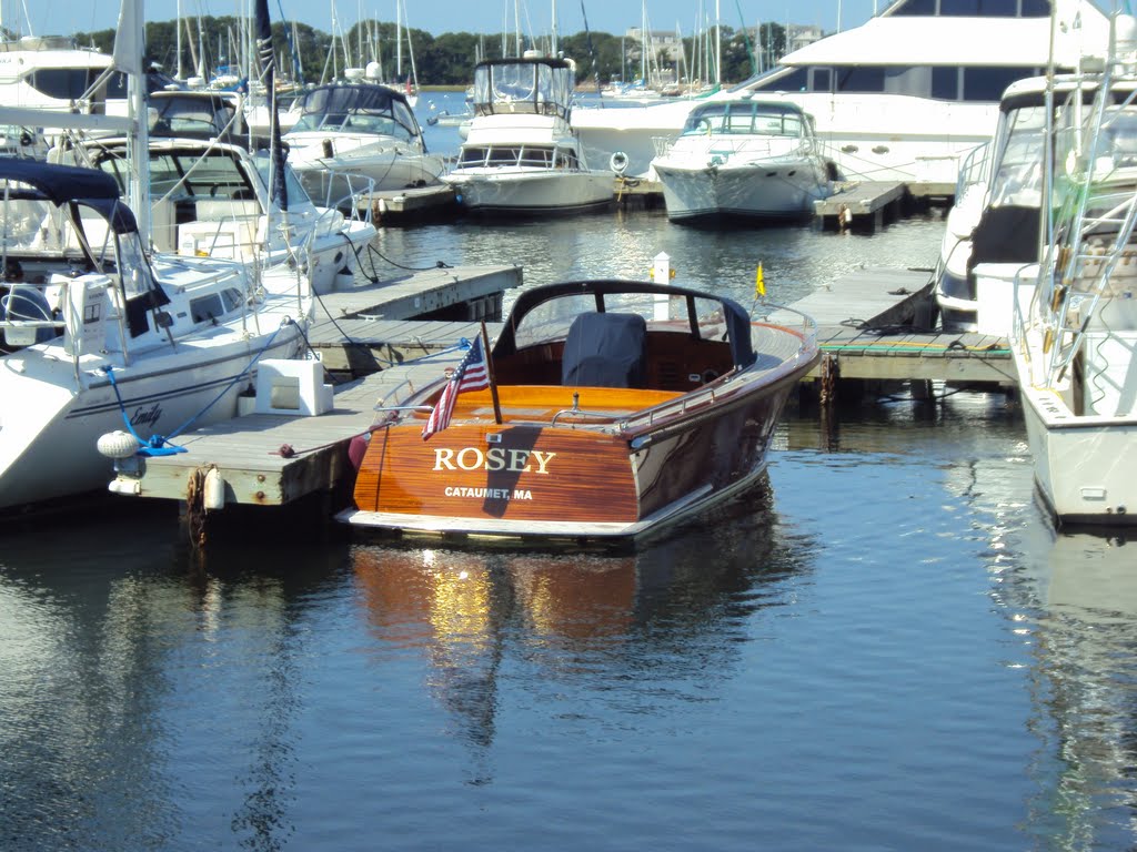 Wooden boat by sundragon600