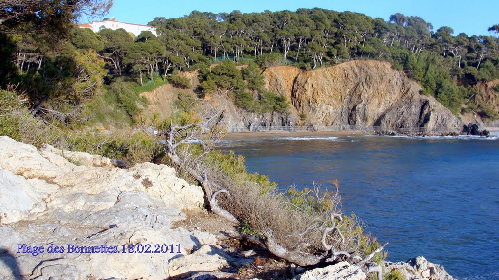 Plage / Est..des Bonnettes..le Pradet. by MAZELLIER.Maurice