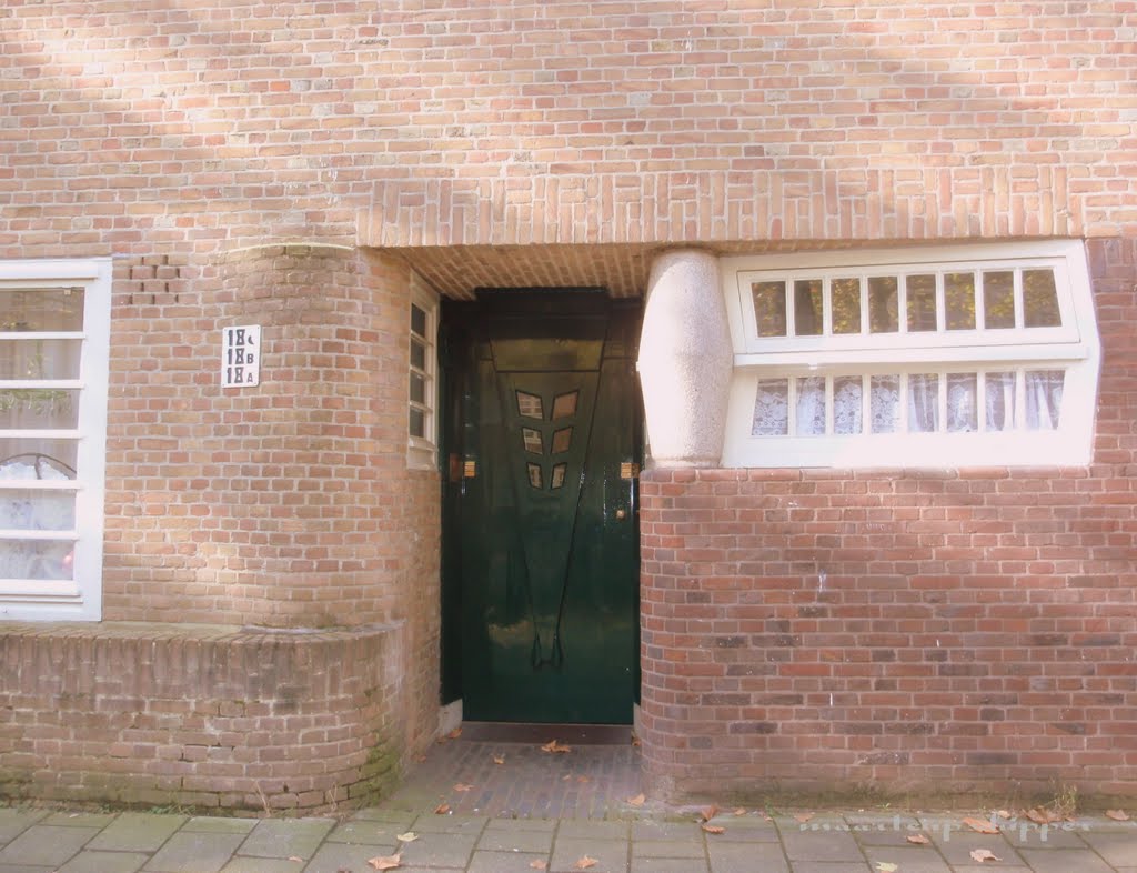 Pieter Lodewijk Takstraat 18, M. de Klerk en P.L. Kramer, 1923 by MrtnS