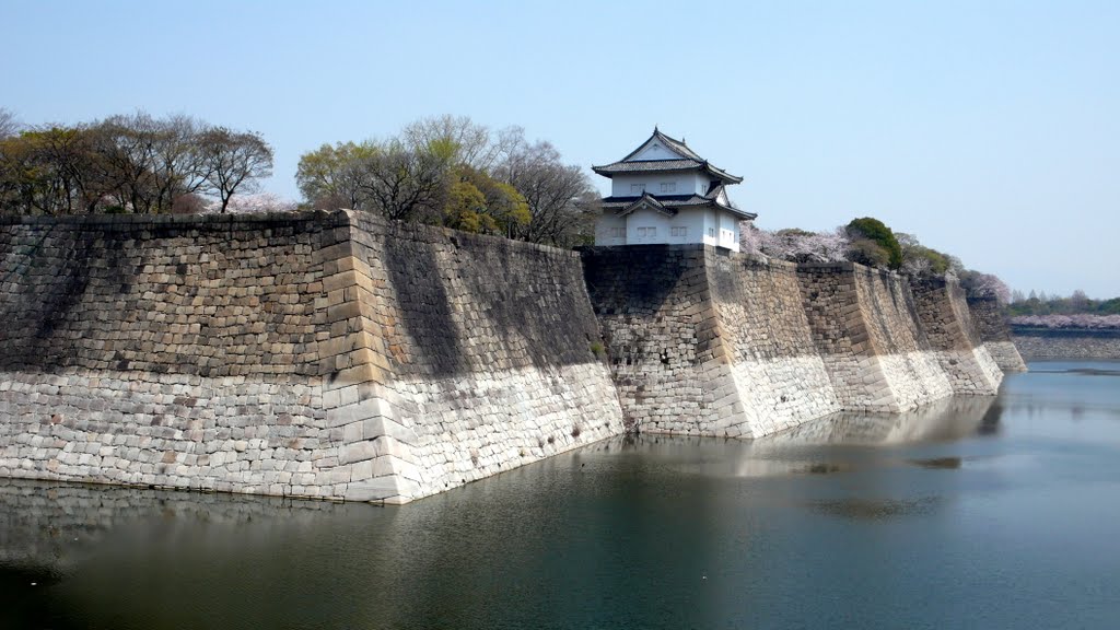 大阪城石垣の美Osaka Castle in Japan by takecom