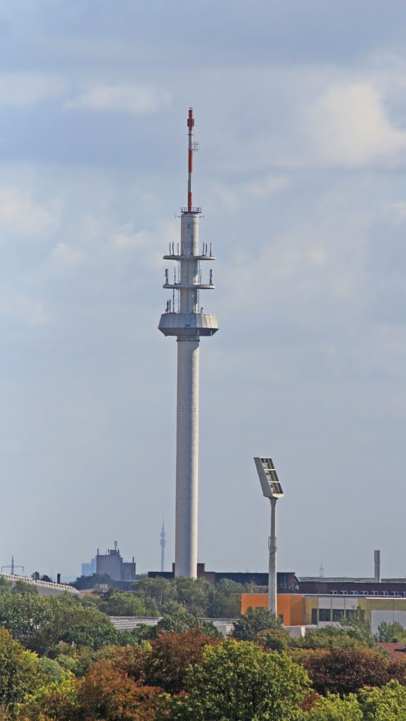 Fernmeldeturm Bochum (© Windbergbewohner) by Windbergbewohner