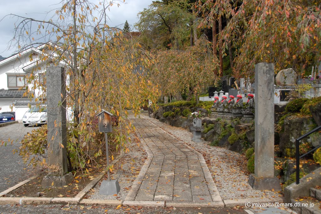 長野県上田市殿城赤坂　瀧水寺 by Hirokazu Miyashita