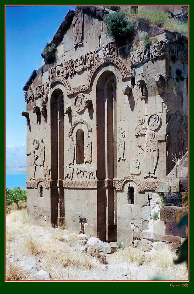 Kostel na ostrově Ahtamar.The church on Ahtamar Island by Vladimír Kocurek