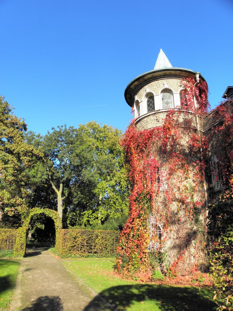 Schlossturm in Styrum by Lotte 74