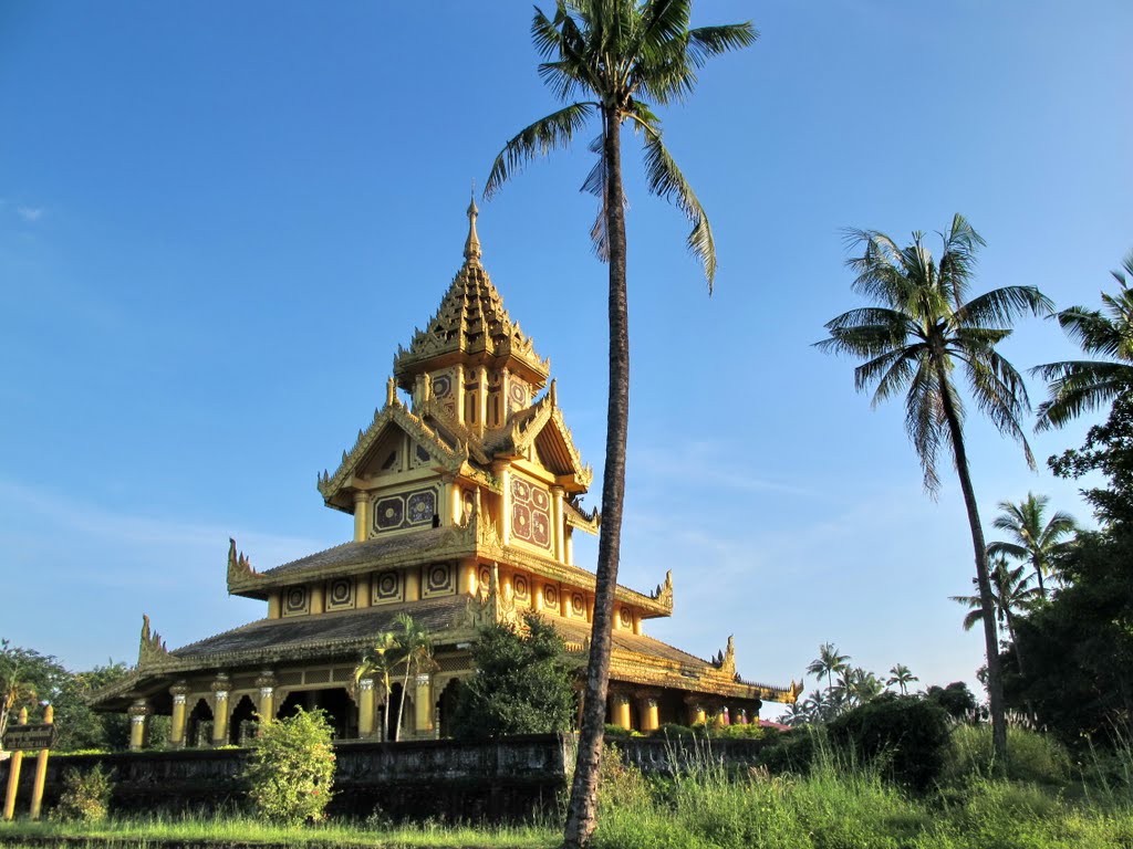 Kanbawzathadi Palace in Bago, Burma by Che Trung Hieu