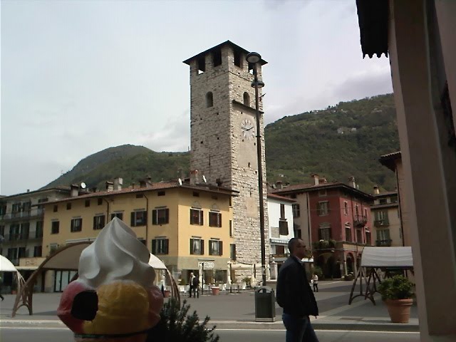 Val camonica PIAZZA di pisogne by oliviero trombini