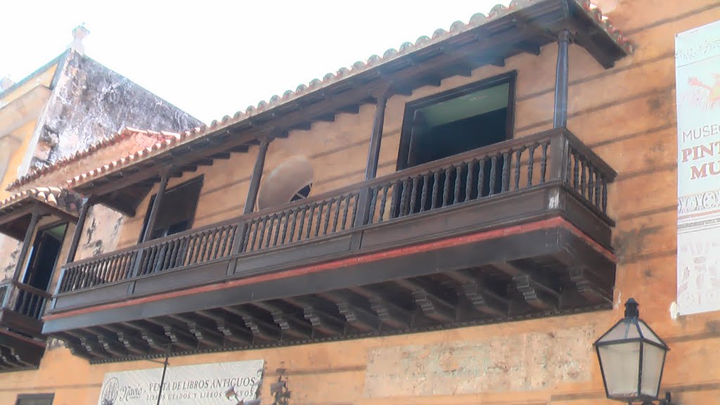 La Habana, balcones en la calle Obispo. by M Asenvi