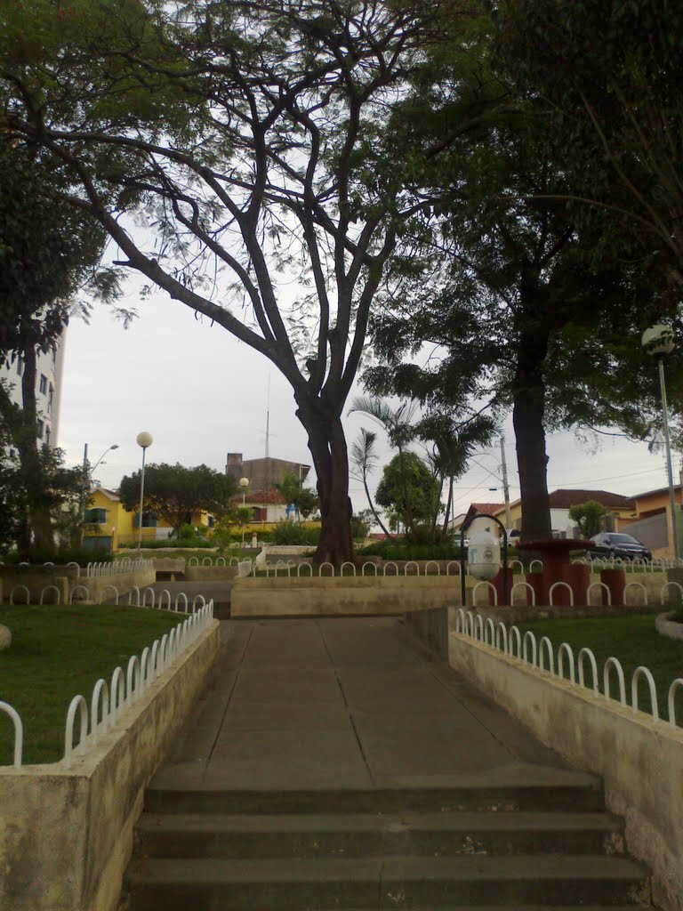 Praça Mãe dos homens by Rogério Santos Perei…