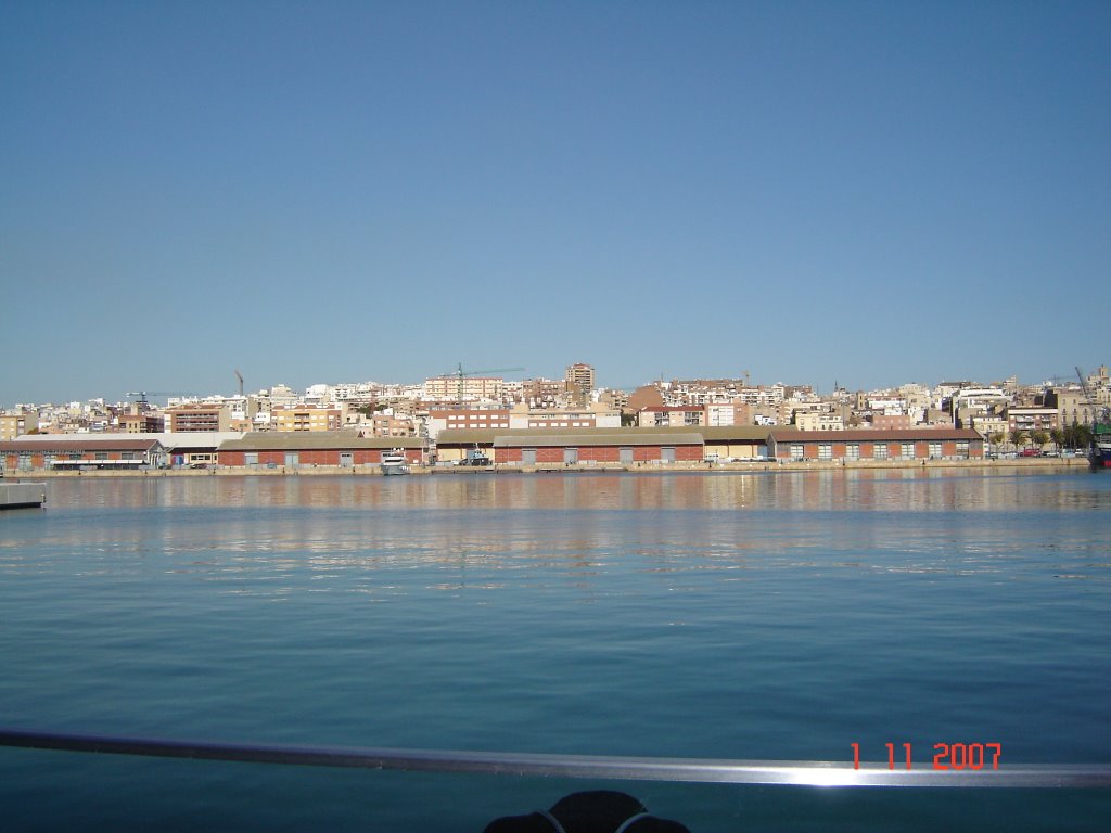 Tarragona desde el port by Josep Recasens