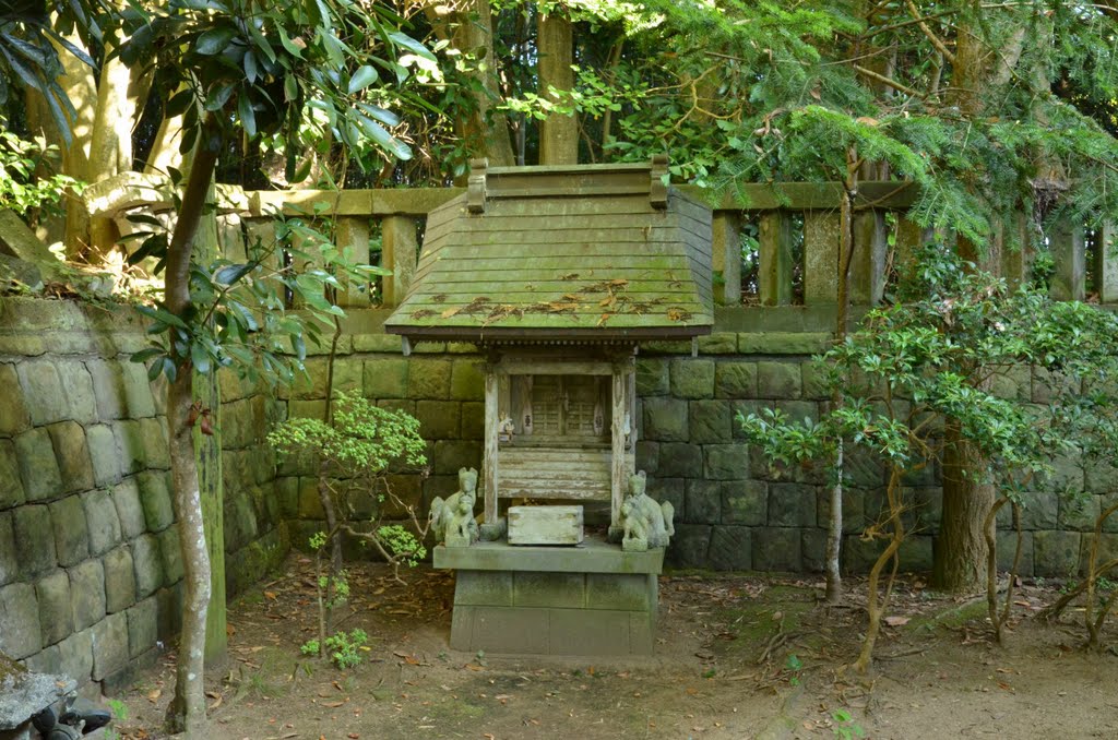 Jinja 神社 (2011.09.10) by k.takita