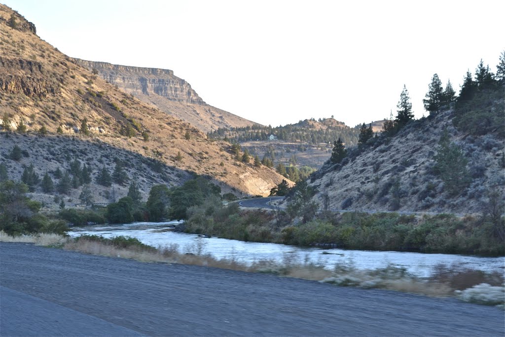 Deschutes River by Buddy Rogers