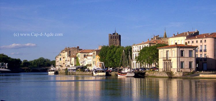 Ville Agde: Fisherboats on the river "Herault" by alex-fischer