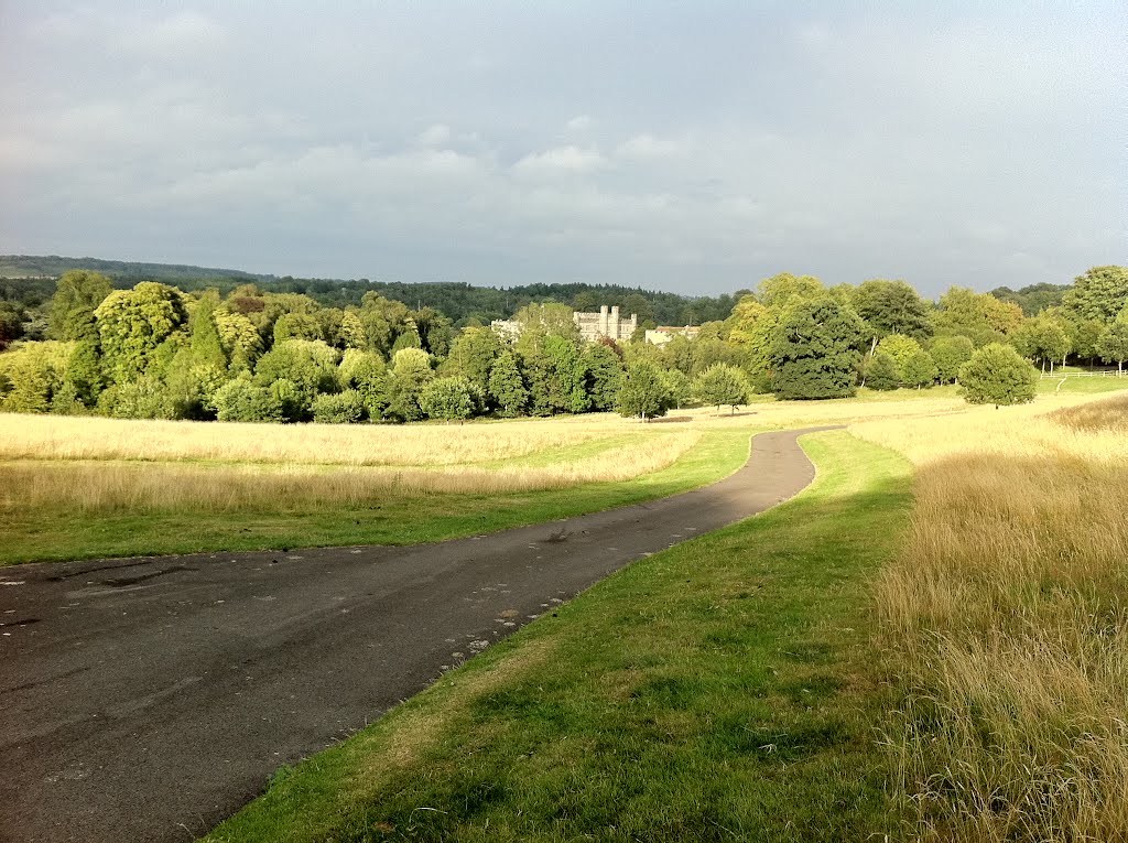 Leeds Castle by FRANBOISE