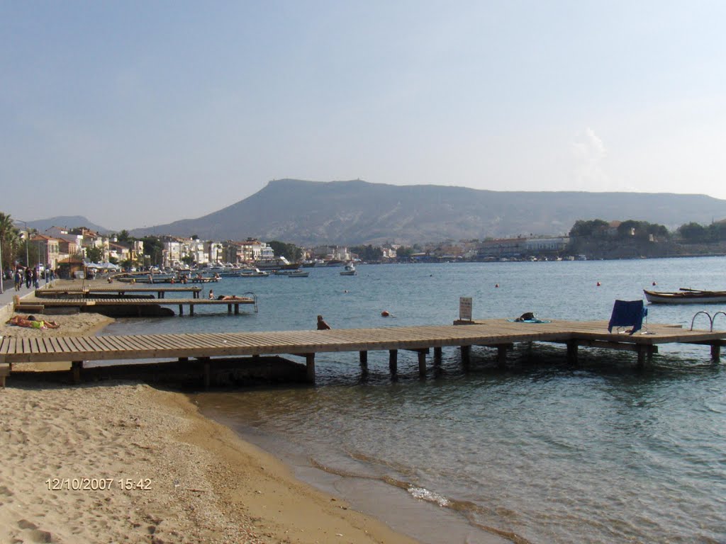 Foça banyolar plajı by Latif Sülün