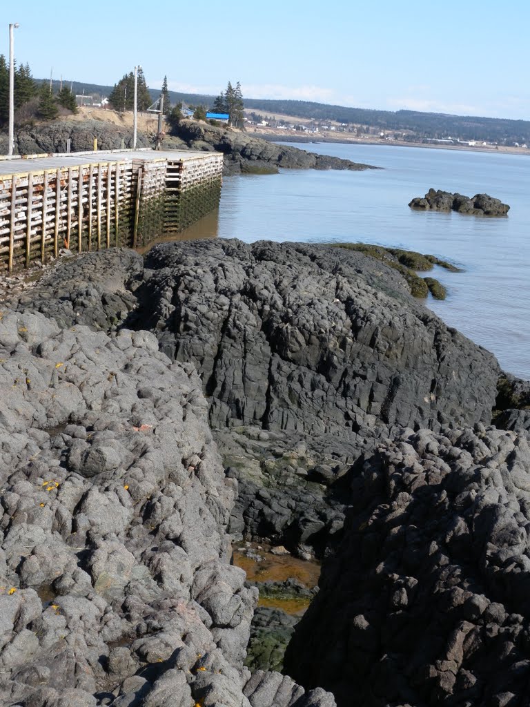 Little Cove, past Scots Bay by OkPhoto