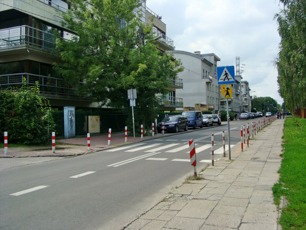 Warszawa -ul.Włodarzewska_07.2011 by Justyna Jablonska