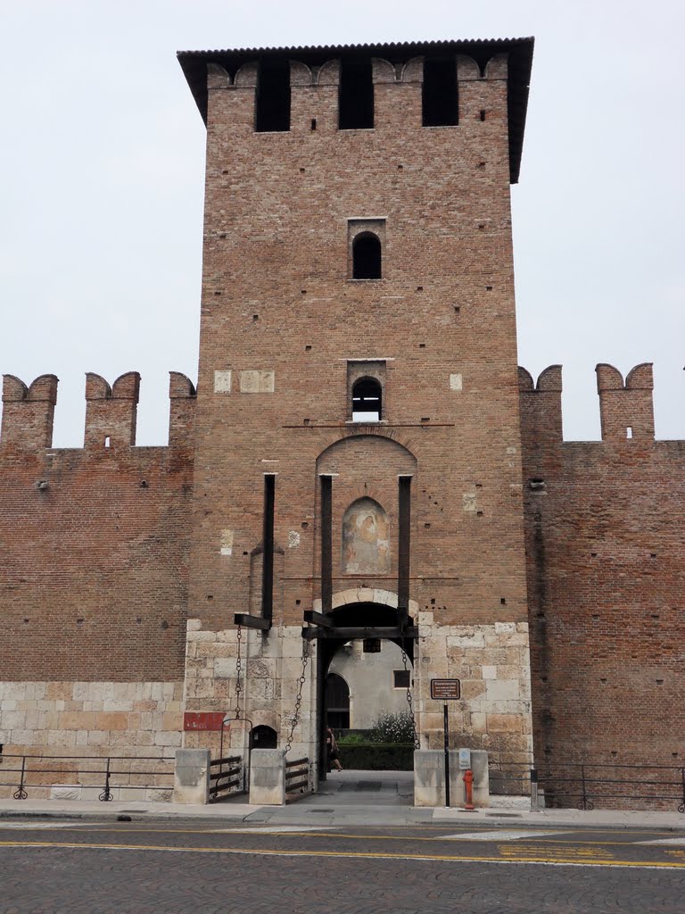 Vérone, Castelvecchio by Jean-Paul CERNY