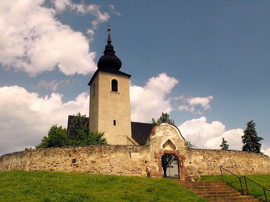 Balatonalmádi, Vörösberény, Református Templom by Bányai Viktor