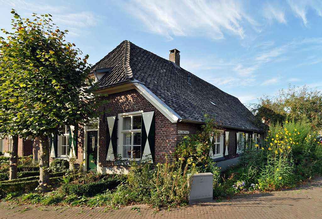 Beugen boerderij by Mario Kuijpers