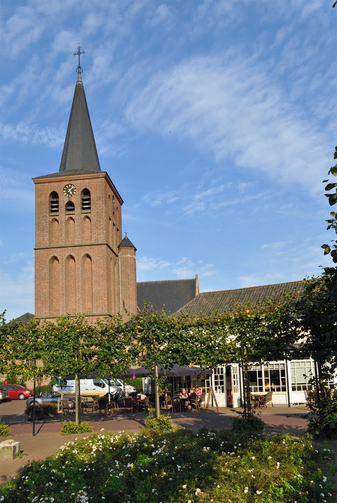 Beugen kerk by MarioKuijpers