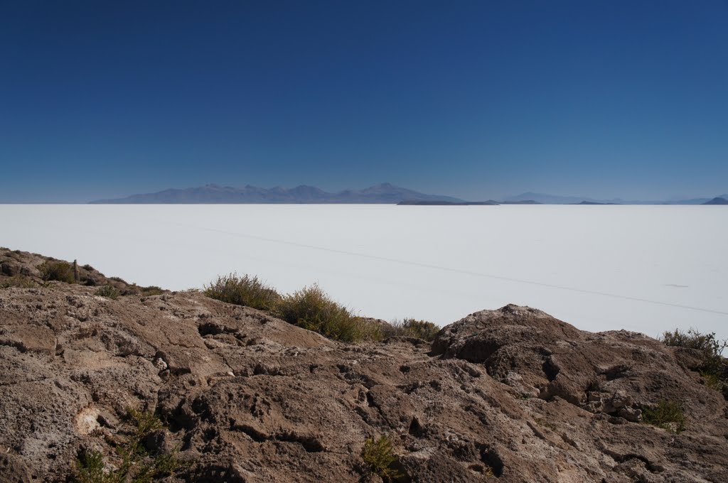 Salar de Uyuni by Cardamom