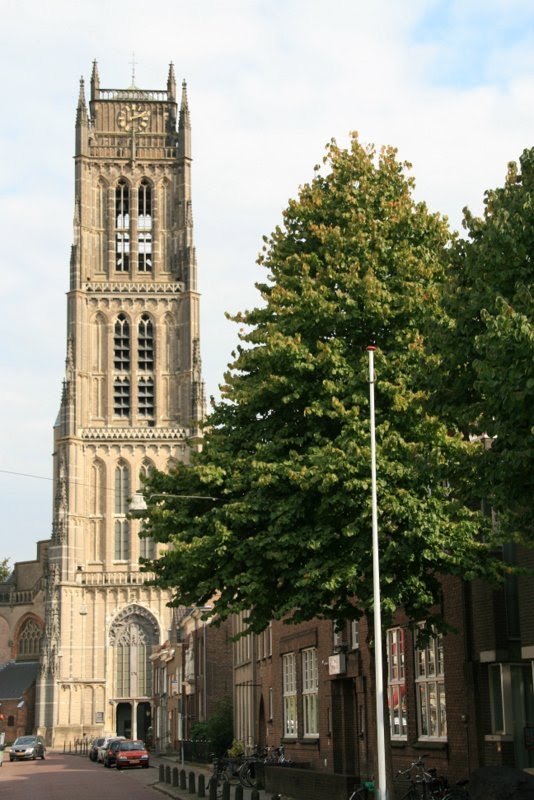 Zaltbommel - Kerkplein : Sint Maartenskerk by John Scholte