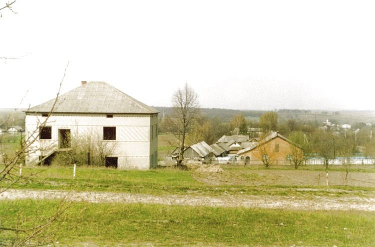 First building in Olejow (Kurowiecka's posesion) by KazDe